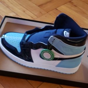 Jordan 1 Retro High UNC Patent